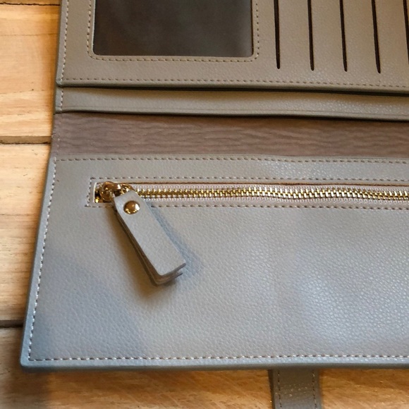 NWT grey leather wallet - Picture 7 of 11